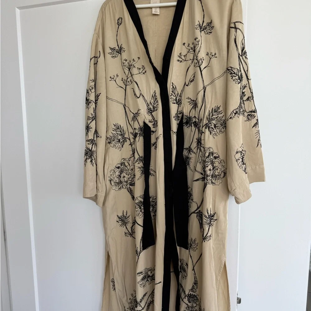Floral Print Kimono Robe - Black and Tan. Size S-M. Premium collection H&M. - Picture 6 of 12